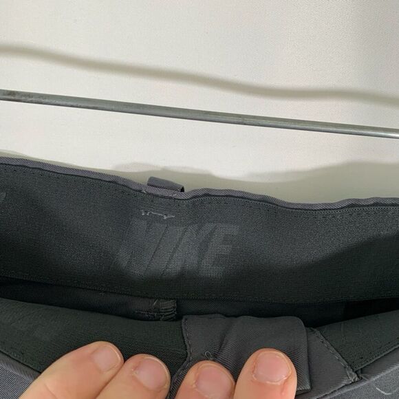 Nike Golf Shorts Men's 42 Grey Flat Front Chino Pockets Embroidered Logo - Picture 3 of 8